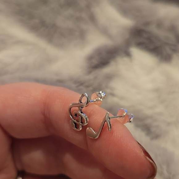 Sterling Silver Musical Note Earrings Brand New In Box - Picture 2 of 3